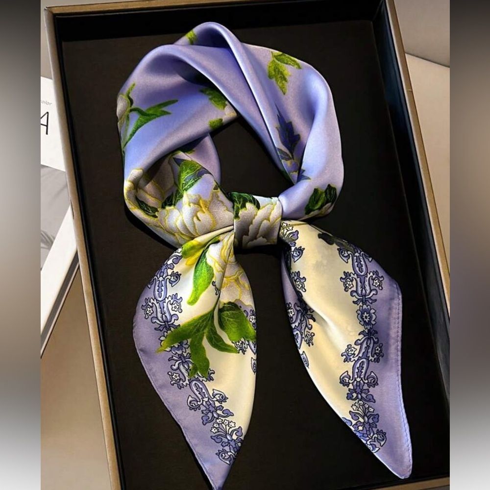 Floral Scarf in Purple and Cream S5